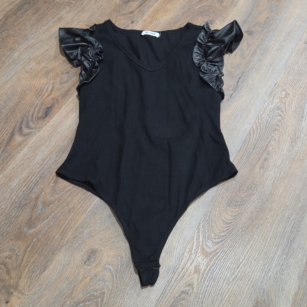 Day + Moon Black Ribbed V-Neck Bodysuit Faux Leather Ruffle Cap Sleeve